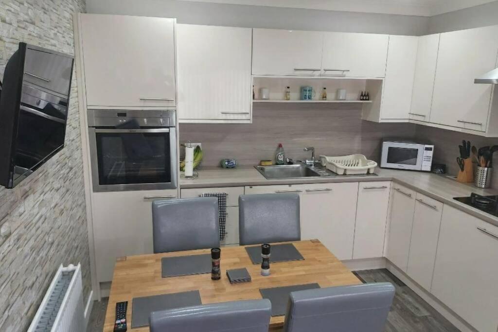 5 Riverside Place Thurso. 2 Bed, 2 Bathrooms. Екстер'єр фото